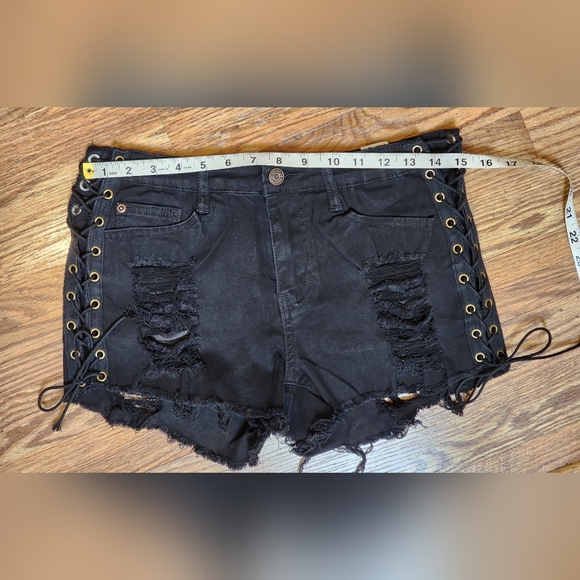 🔥 Sexy 🔥 Black Distressed Side Lace-up Mid-Rise Denim Jean Shorts Size Small - Picture 9 of 12